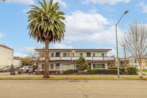 Oakland Fourplex Investment Opportunity
