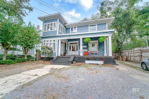 Six-Unit Apartment Income Building