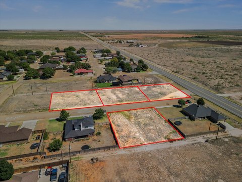 Land, Plains, TX