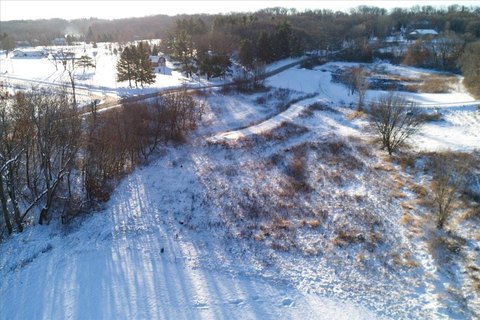 Spacious Lot Near Verona