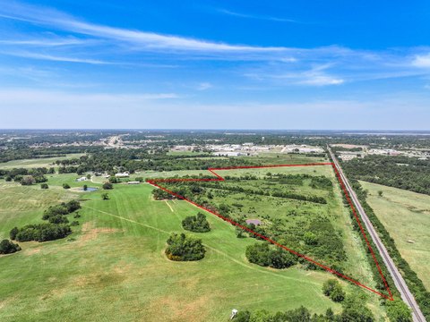 Railroad-Fronted Industrial Land