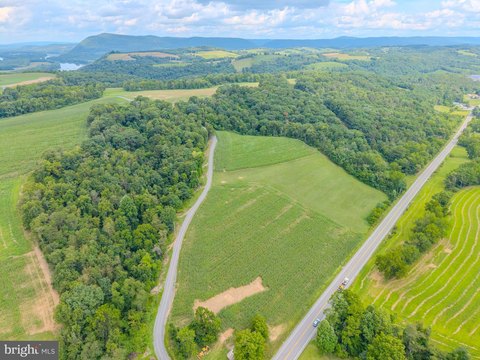 Land, HERNDON, PA