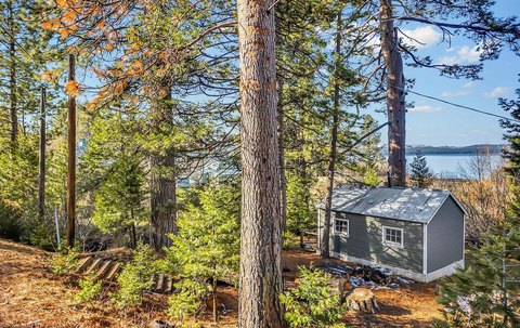 Lake Almanor Lakefront Land Parcels