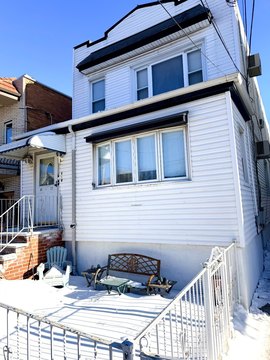 Three-Level Multi-Unit Home