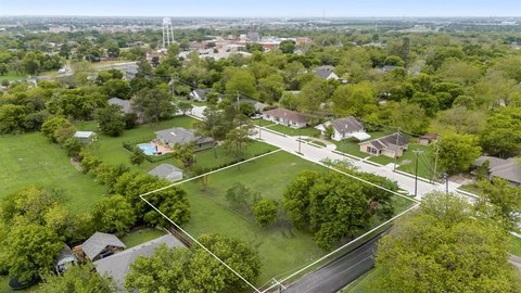 Residential Corner Lot in Royse