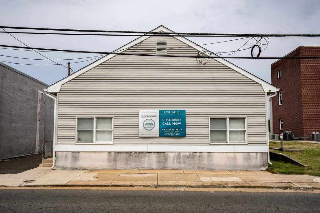717 Shore Rd, Somers Point, NJ 08244