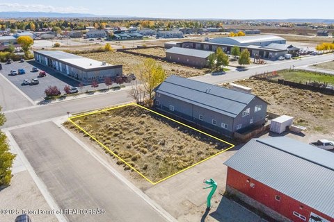 Commercial Corner Lot in Pinedale