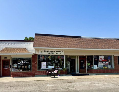 Retail Space in Washington Square