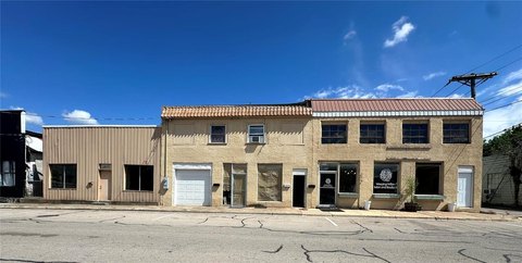 Multi-Unit Retail Building