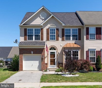 Twin Home with Finished Basement