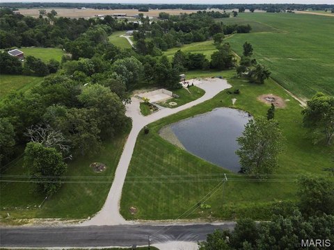 Land - Moro, IL