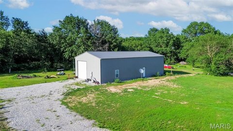 LAND - Worden, IL