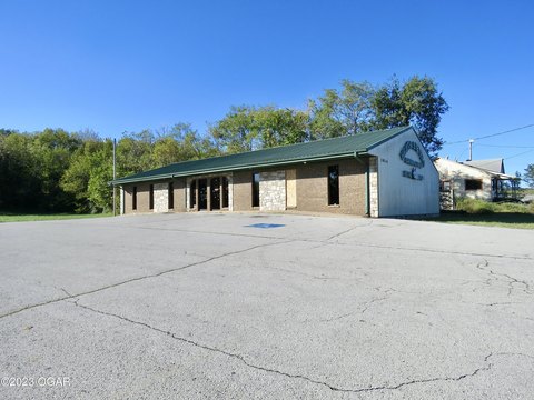 Versatile Commercial Building in Joplin