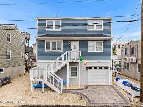 Two-Level Duplex with Decks
