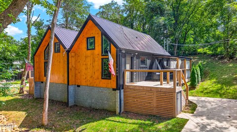 Modern Duplex with 1-Bed Layouts