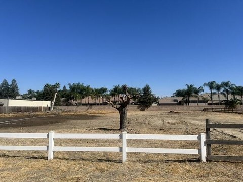Land, Visalia, CA