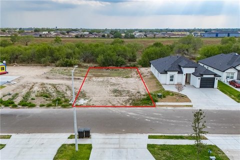 Residential Lot in Growing Subdivision