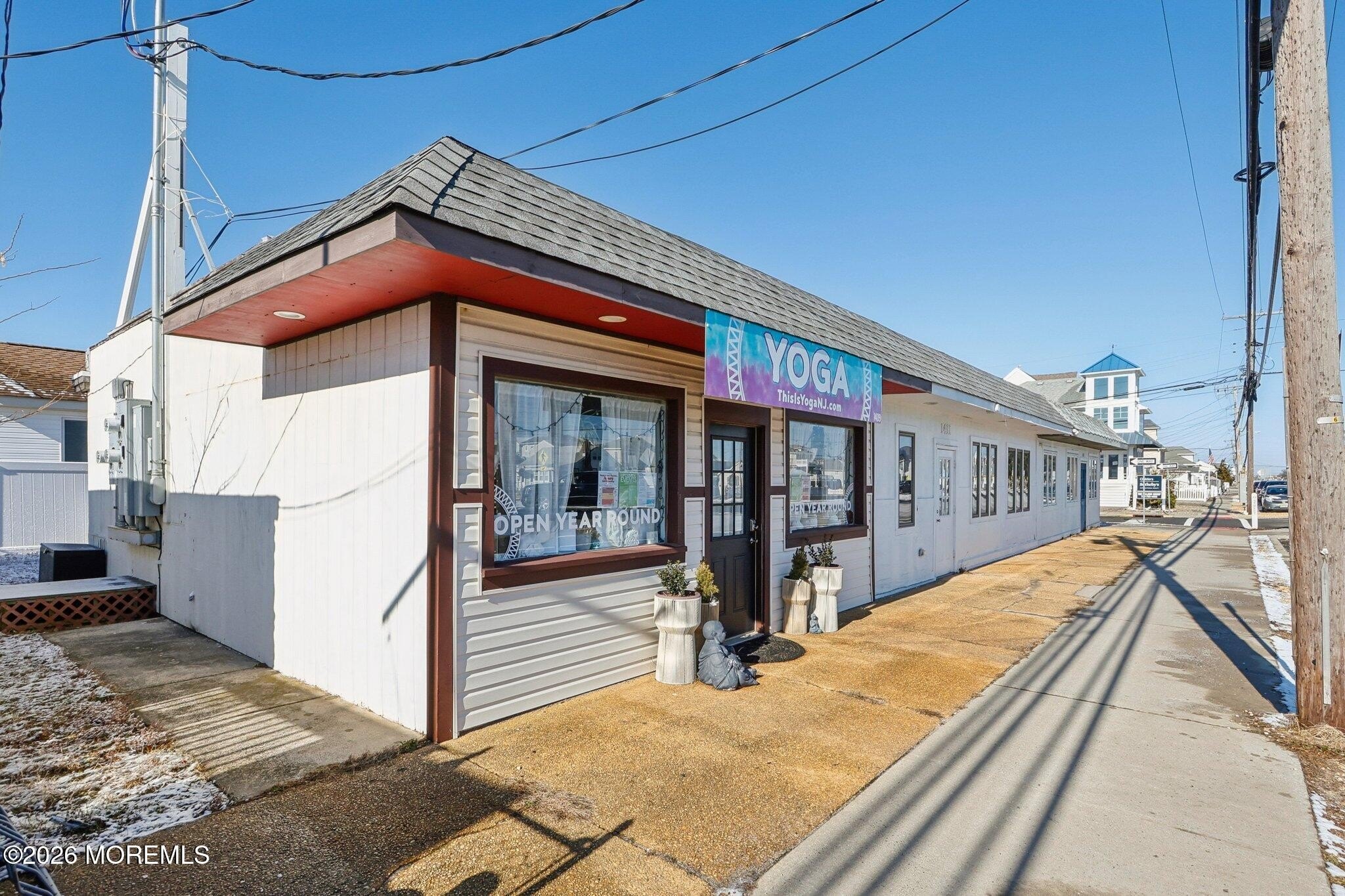 Mixed-Use Building Near Seaside Park