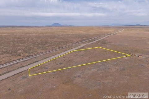 Agricultural Land with Mountain Views