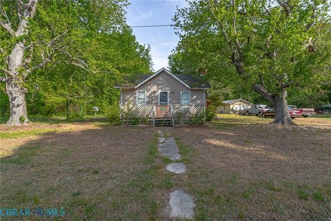 Land, Weems, VA