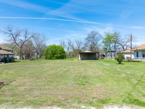 Double Lot in Mart, TX