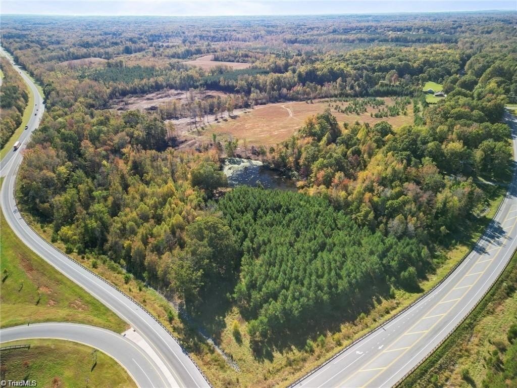 Expansive Land Parcel in Pleasant Garden