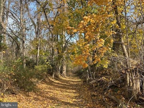 Land, COCKEYSVILLE, MD