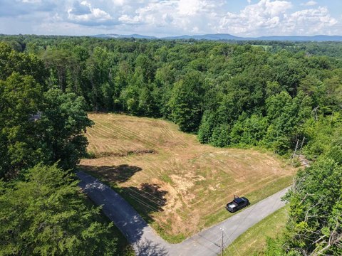 LAND - Albany, KY