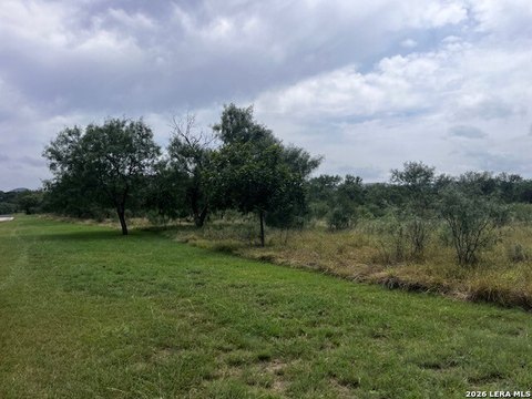 LAND - Leakey, TX