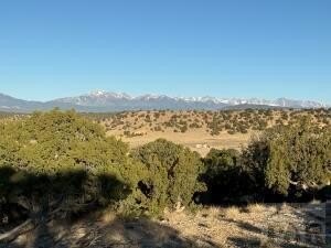Land with Panoramic Mountain Views