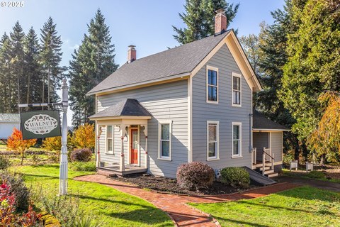 Charming Aurora Commercial Building