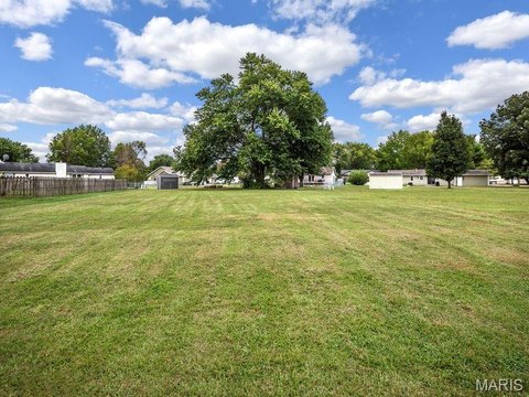 Land, Edwardsville, IL