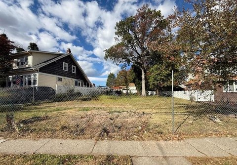 Prime Eltingville Land Opportunity
