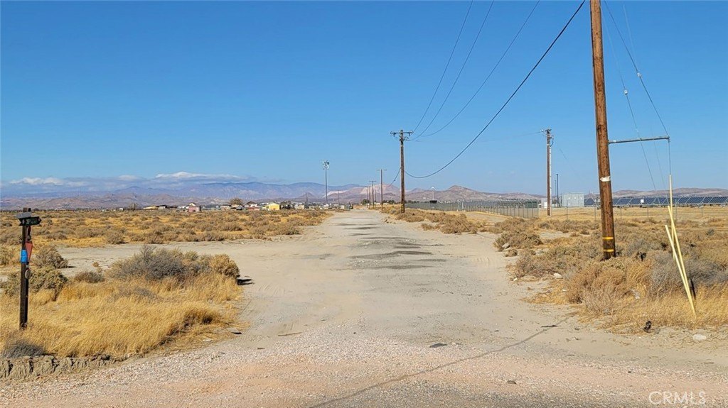 Expansive Land Parcel in Lancaster