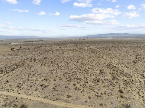Rosamond Land Prime Location