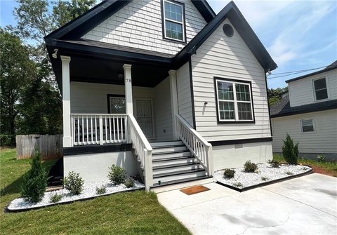 Spacious Atlanta Home, Large Backyard