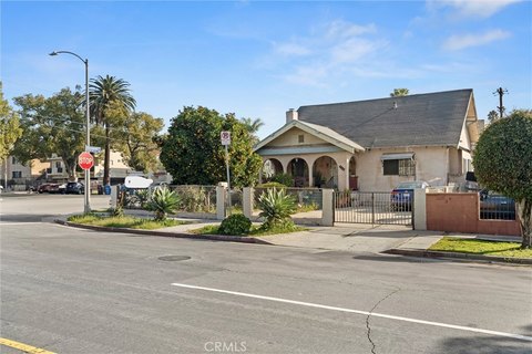 Los Angeles Triplex on Corner Lot