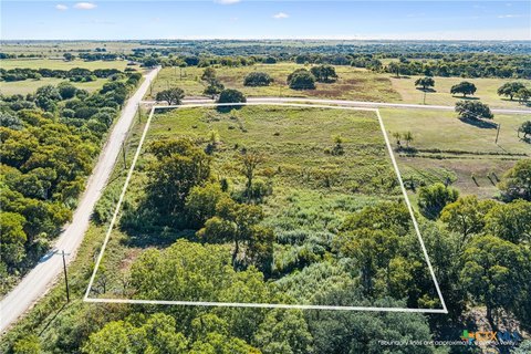 Land in Oglesby, Texas