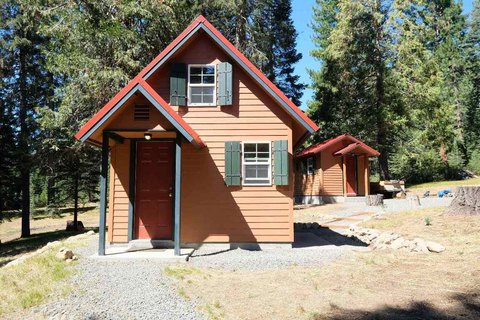 Charming Off-Grid Getaway Land