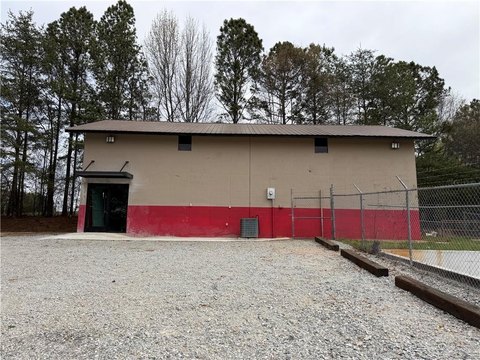 Baldwin Commercial Property Near Airport