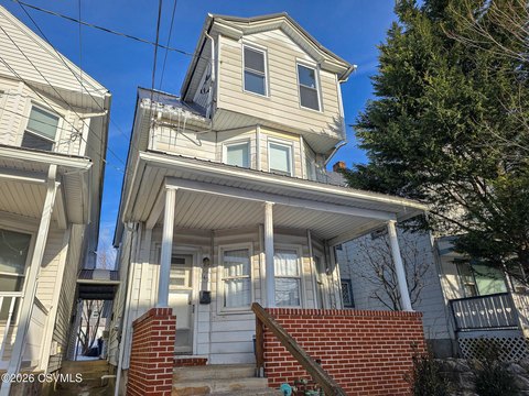 Two-Unit Duplex with Expansion Space