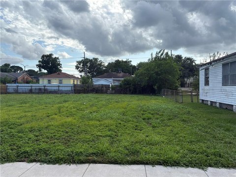 Land, New Orleans, LA