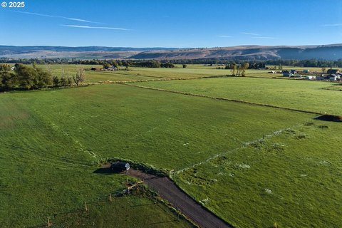 Wallowa Land with Mountain Views