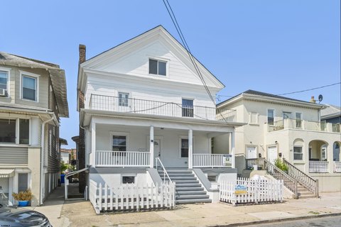 Vacant Legal Duplex Near Beach