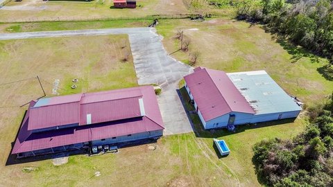 Versatile Industrial Property in Douglas, GA