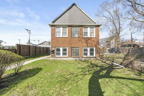 Cash-Flowing Triplex in East Chicago