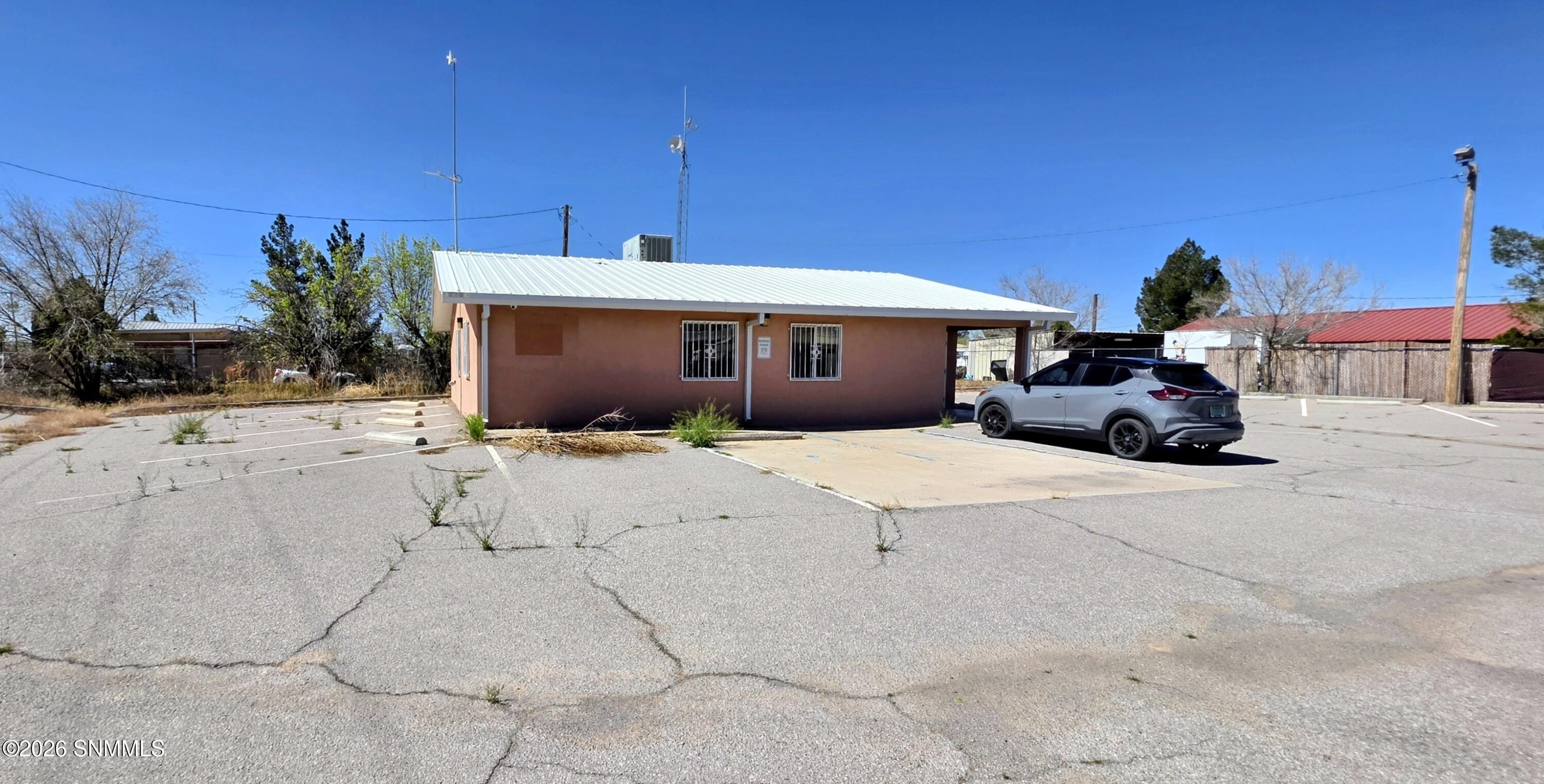 Multi-Use Commercial Building in Mesquite