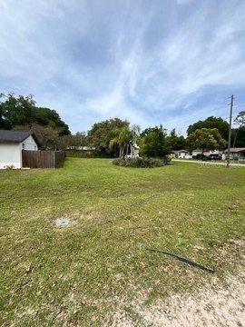 Residential Lot in Zephyrhills, FL