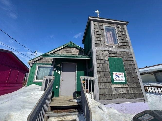 Unique Triplex with Architectural Character