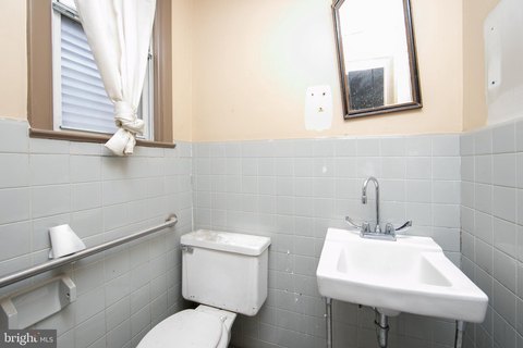 Prime Retail Space in Gloucester City